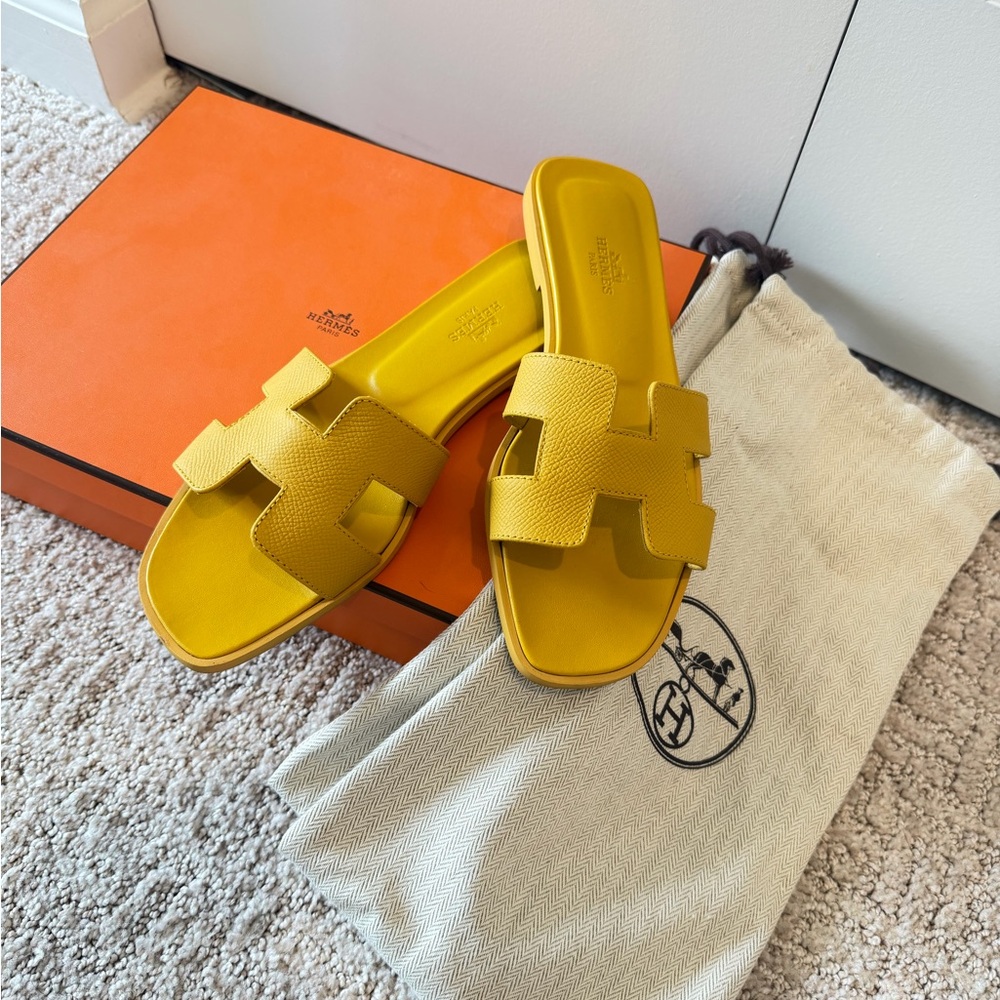 Hermes Oran Sandals in Yellow - Leather Slide